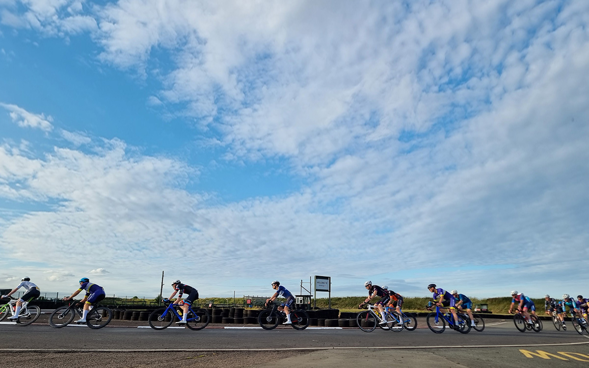 Ben raciong at the Banbury Star crit, Shennington.